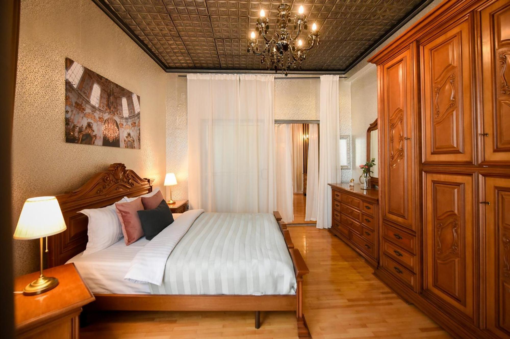 Appartamento Centrally Located 2br With Balcony & Unique Design