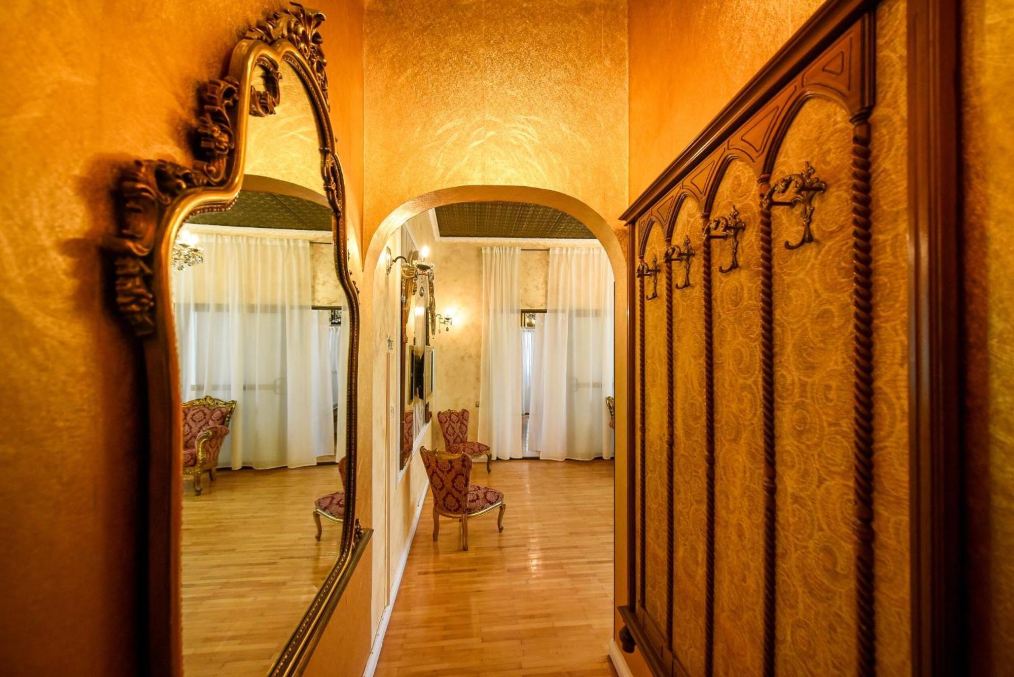 Centrally Located 2br With Balcony & Unique Design Bucarest